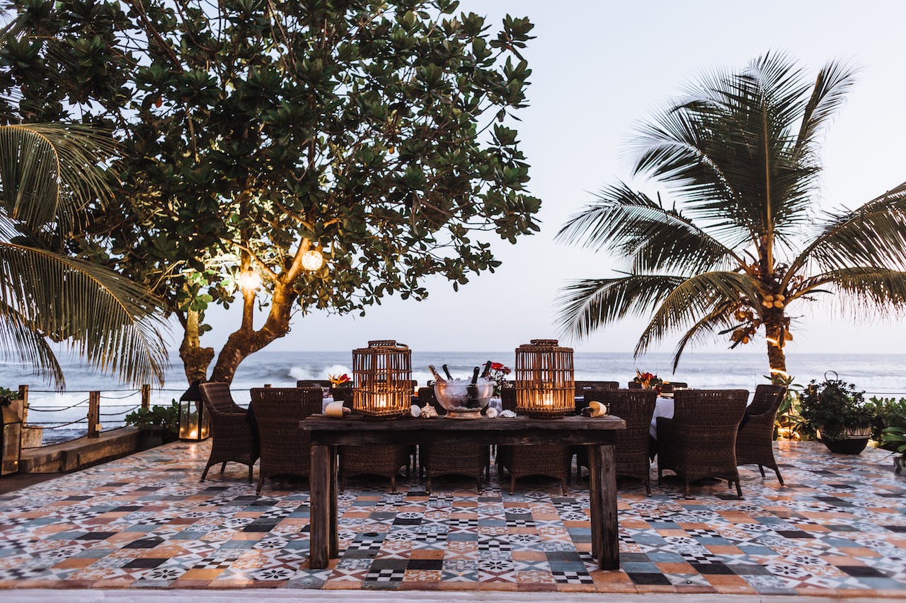 3. Tipuri De Gresie   Terasa, Pomi, Decor